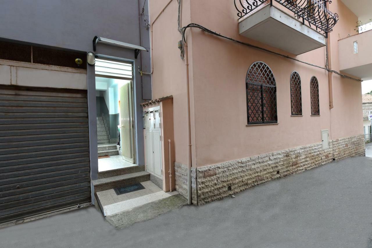 Tyttyhouse Apartment Giardini Naxos Luaran gambar